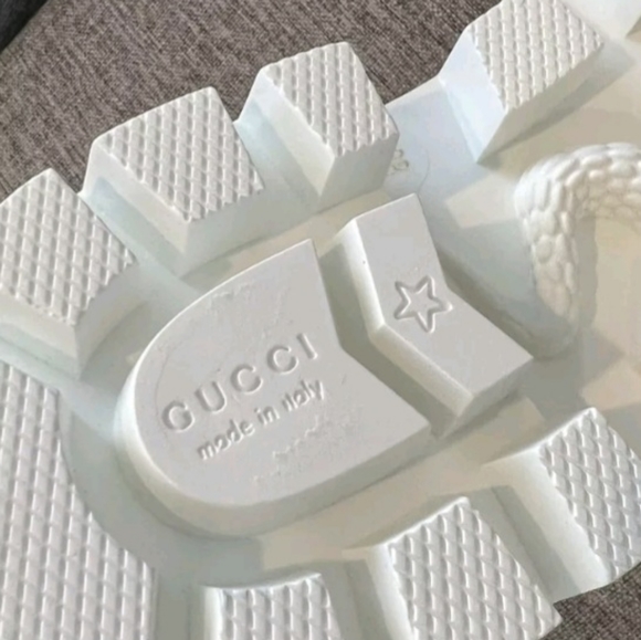 NEW Gucci Women's White & Black Matelassé Chelsea Boot 643958 DH7D0 G 38 US 8 - Picture 6 of 10